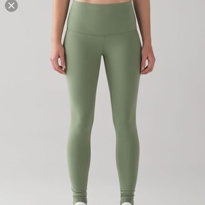 RARE COLOR “desert olive” wunder under leggings